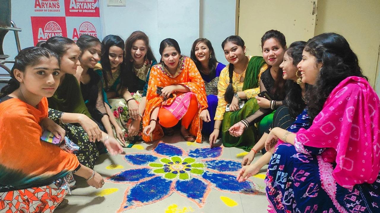 Mehndi Competition : Bhulka Vihar School