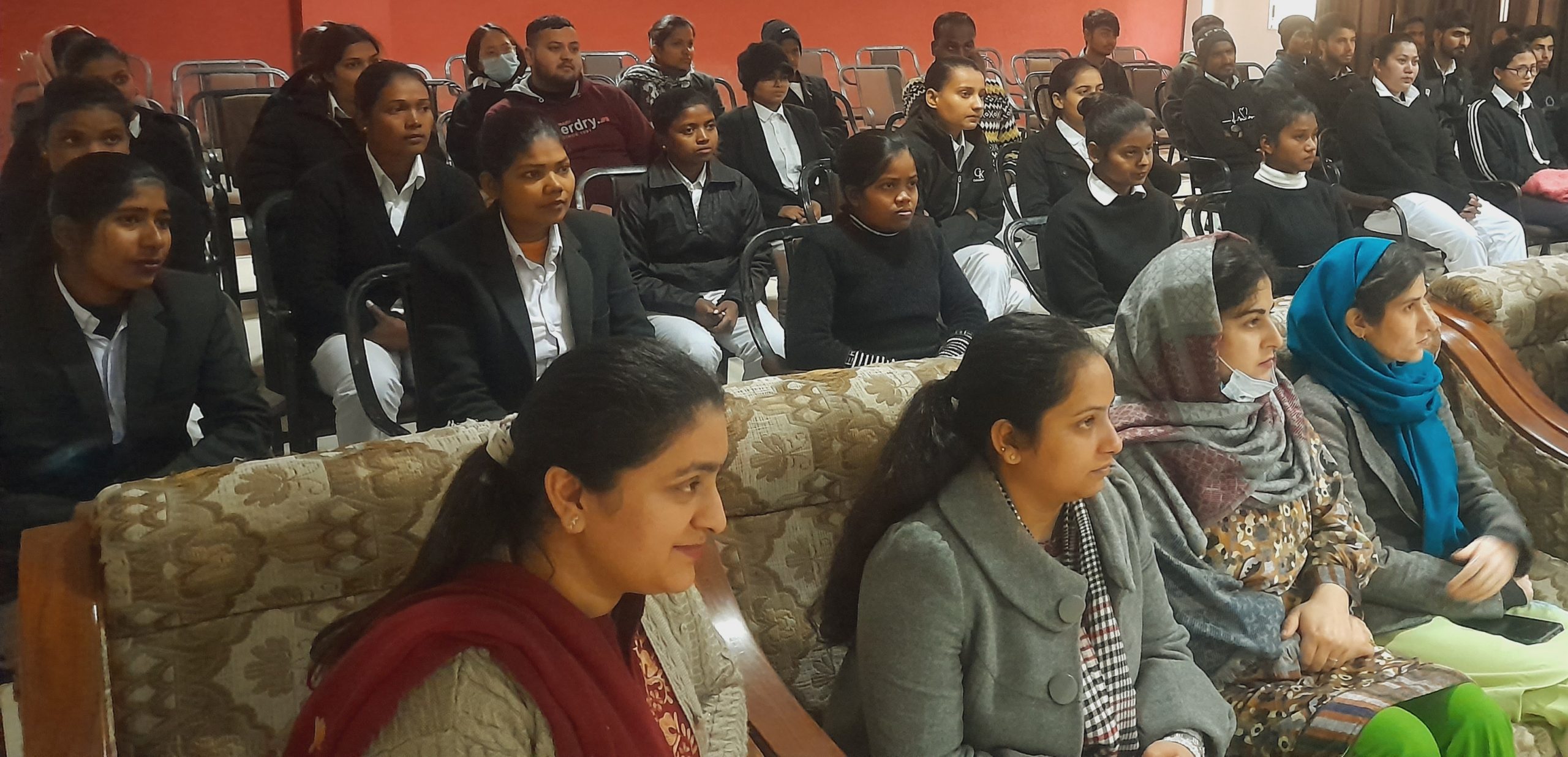 Renowned Orthopaedics interacts with Aryans Nursing and Pharma students