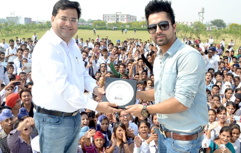 Punjabi Singer Hardy Sandhu performed live at Aryans Campus